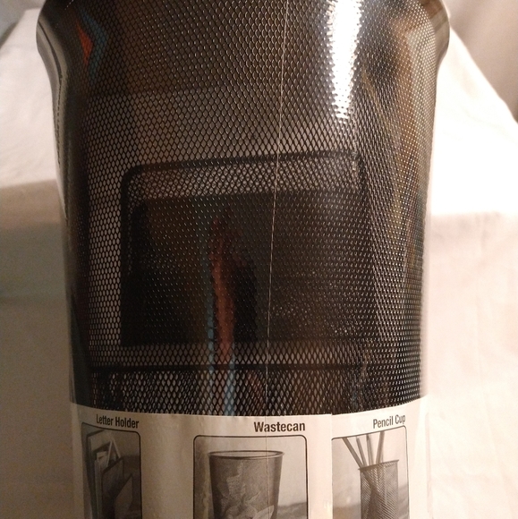 ASSEMBLYLINE 5 PIECE BLACK METAL MESH DESK SET - Picture 2 of 6